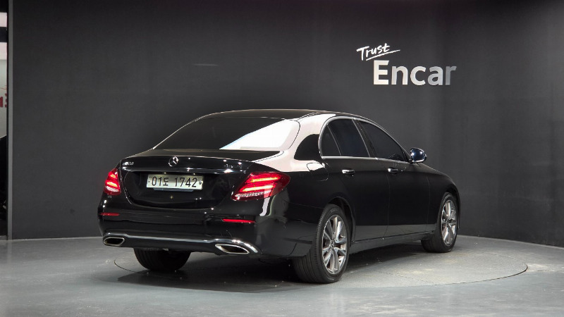 car Mercedes E-Class id367065 photo #2