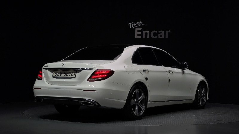 car Mercedes E-Class id367612 photo #2