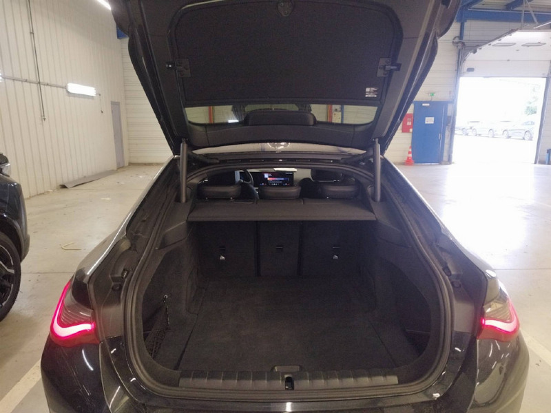car BMW i4 id368524 photo #7