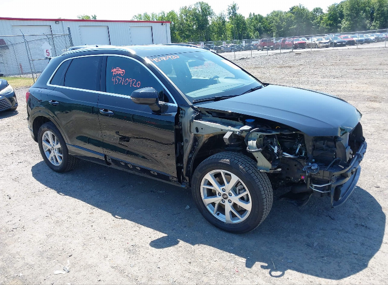 car Audi Q3 id369206 main photo