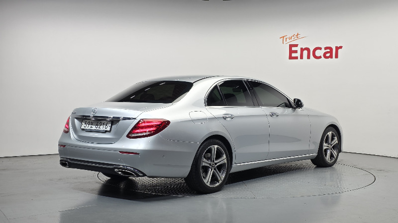 car Mercedes Benz E Class id22669 photo #2