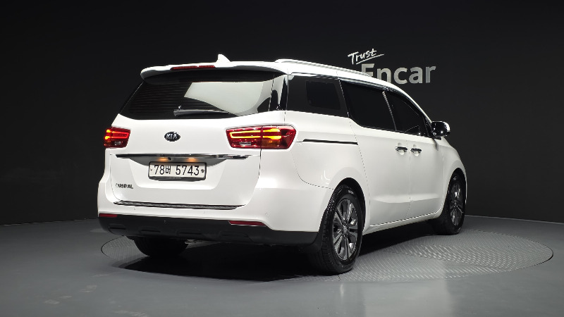 car KIA Carnival id22846 photo #2