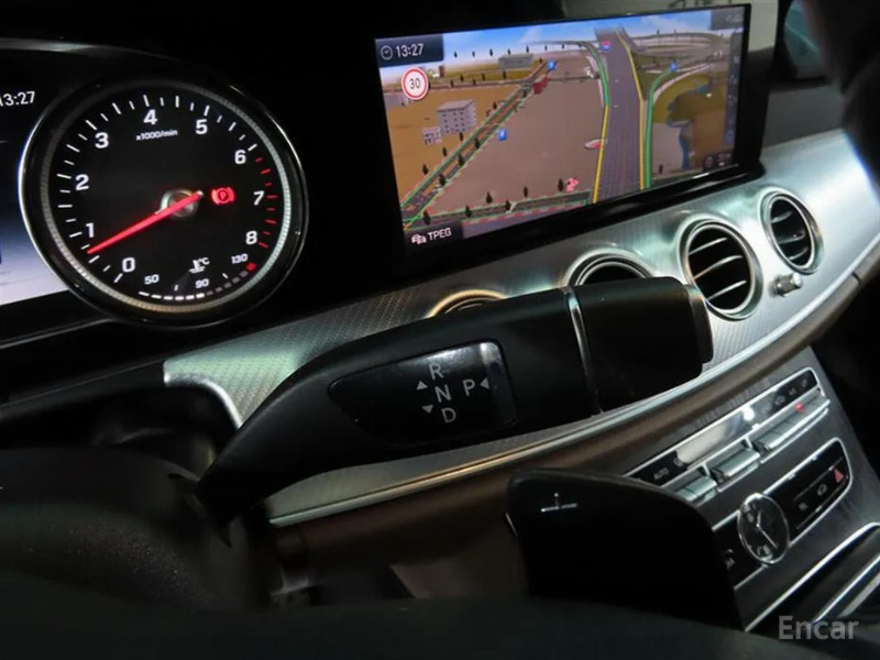 car Mercedes Benz E Class id22995 photo #11