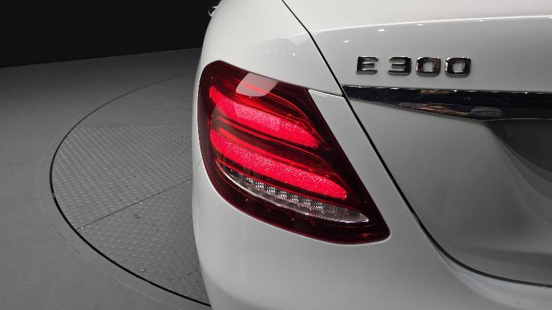 car Mercedes Benz E Class id23015 photo #23