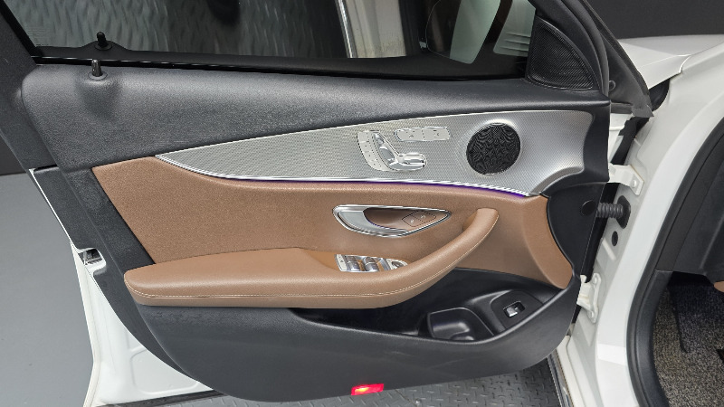 car Mercedes Benz E Class id23015 photo #24