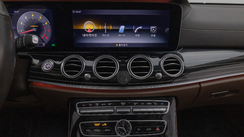 car Mercedes Benz E Class id23027 photo #16