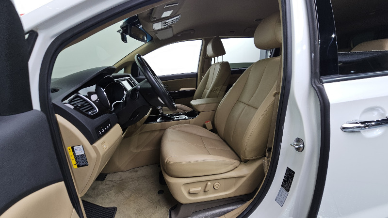 car KIA Carnival id23497 photo #10
