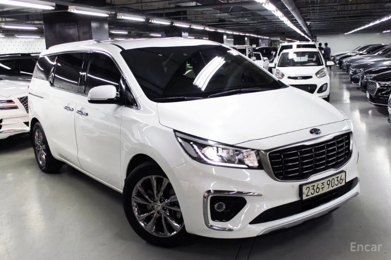car KIA Carnival id23501 main photo