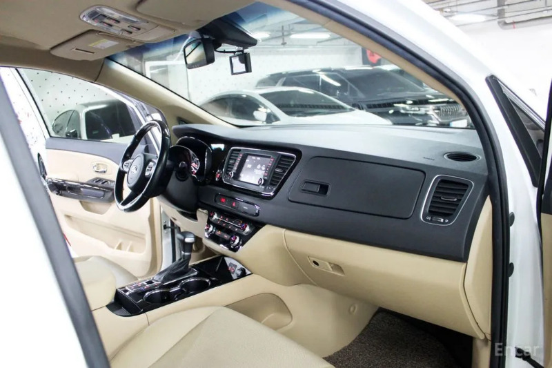 car KIA Carnival id23501 photo #10