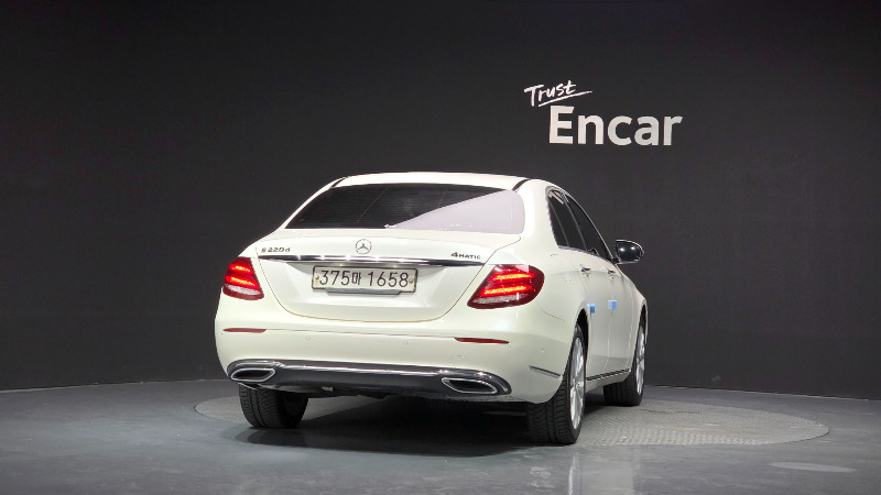 car Mercedes Benz E Class id23670 photo #4