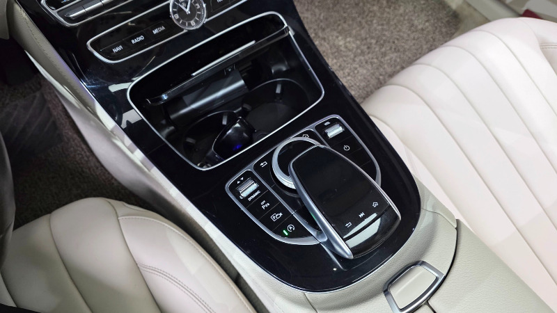 car Mercedes Benz E Class id23670 photo #9