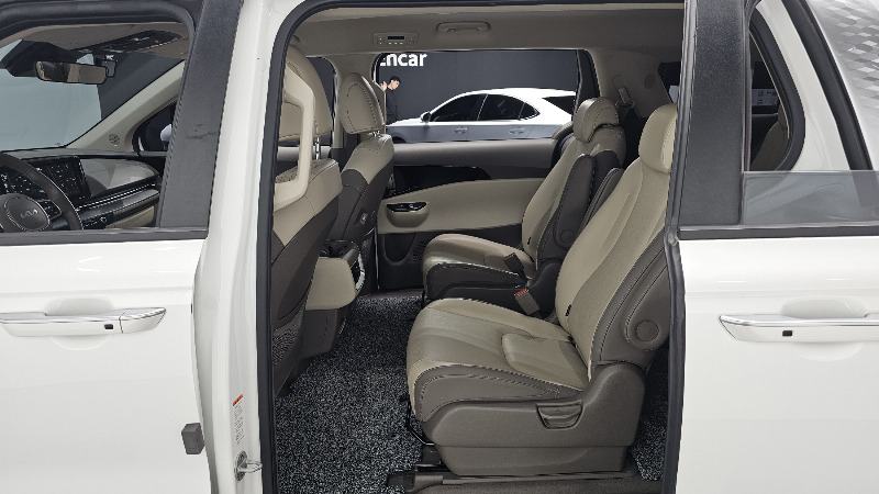 car KIA Carnival id23703 photo #12