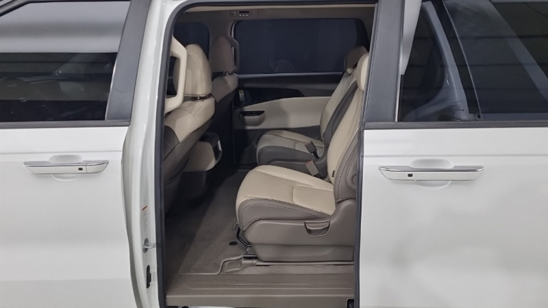 car KIA Carnival id23738 photo #17