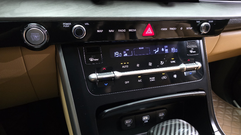 car KIA Carnival id23739 photo #17