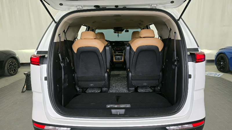 car KIA Carnival id23761 photo #20