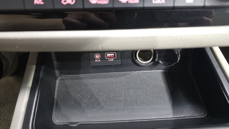 car KIA Carnival id24039 photo #13