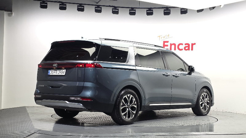car KIA Carnival id24082 photo #2