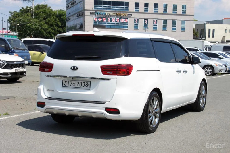 car KIA Carnival id24148 photo #4