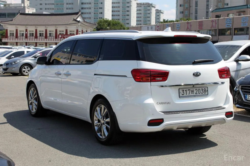 car KIA Carnival id24148 photo #6