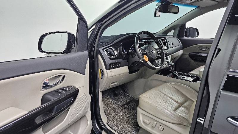 car KIA Carnival id24839 photo #11