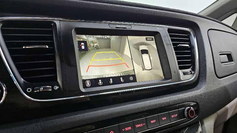 car KIA Carnival id24839 photo #15