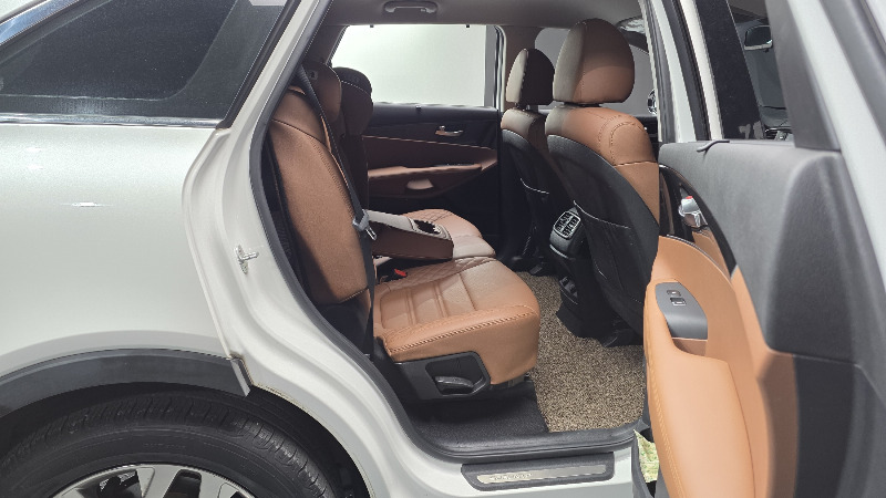 car KIA Sorento id24999 photo #11