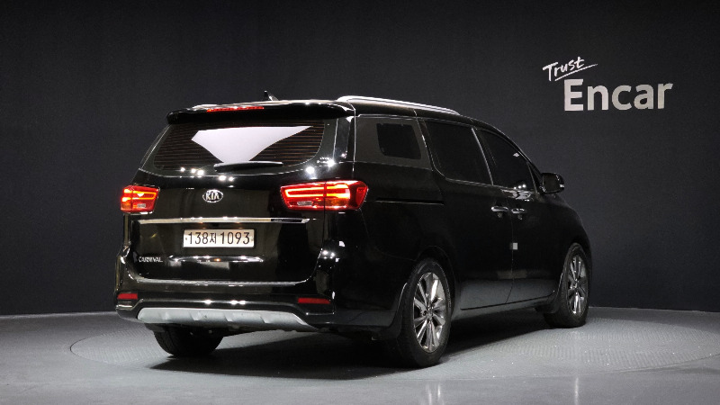 car KIA Carnival id25067 photo #2