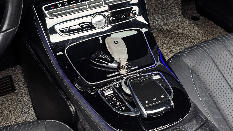 car Mercedes Benz E Class id25646 photo #19