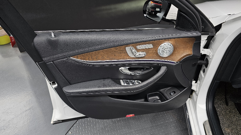 car Mercedes Benz E Class id25646 photo #24