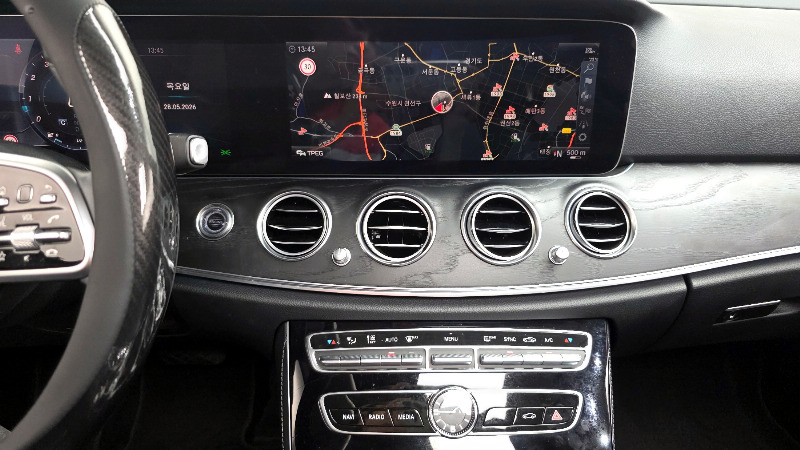 car Mercedes Benz E Class id25775 photo #12