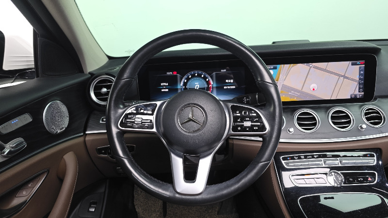 car Mercedes Benz E Class id25810 photo #13