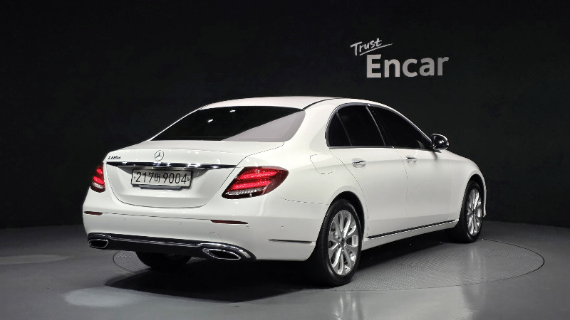 car Mercedes Benz E Class id26007 photo #2