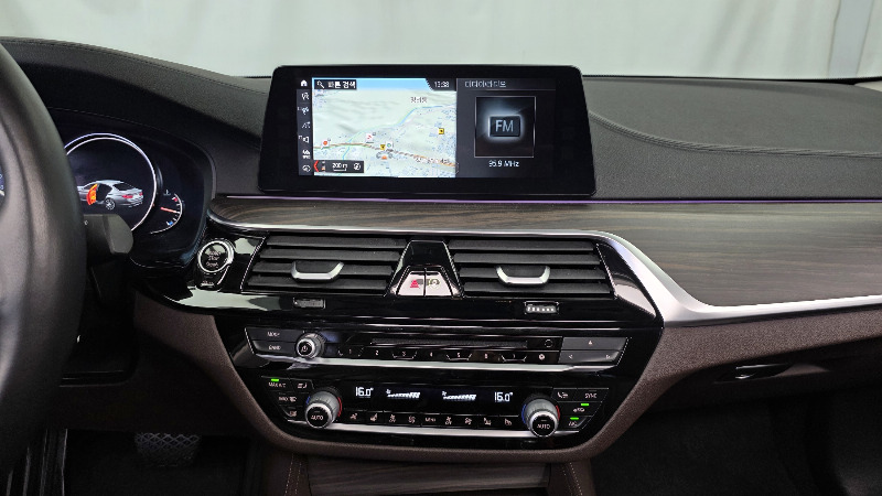 car BMW 5 Series id26326 photo #14