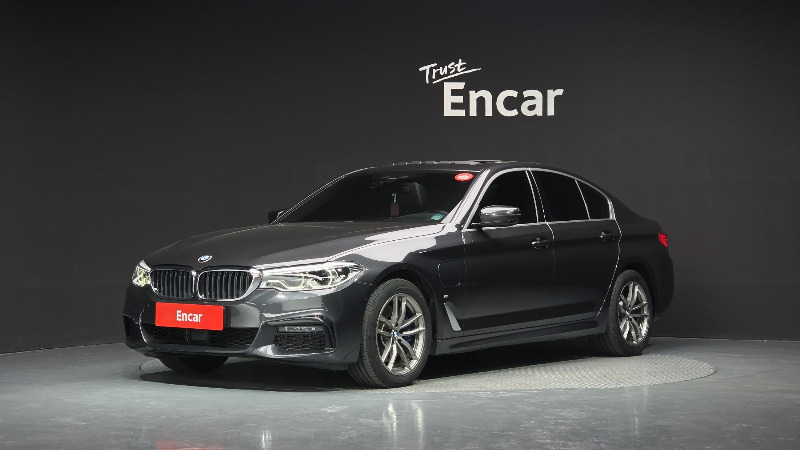 car BMW 5 Series id26399 main photo
