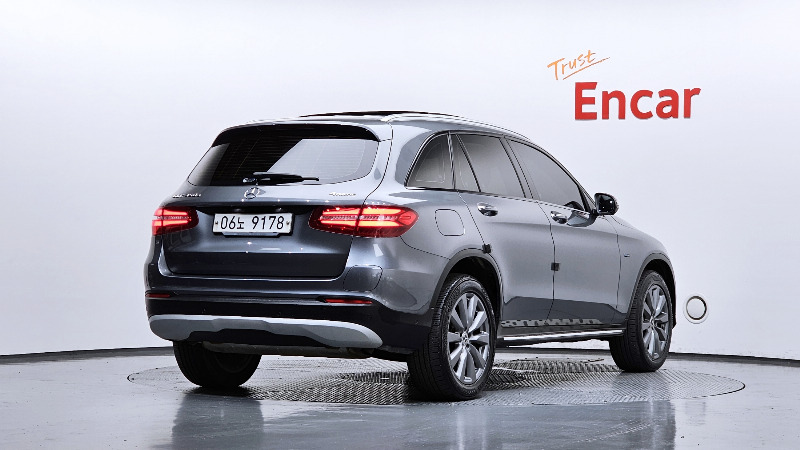 car Mercedes Benz GLC id27035 photo #2