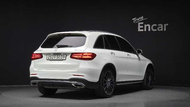car Mercedes Benz GLC id27054 photo #2