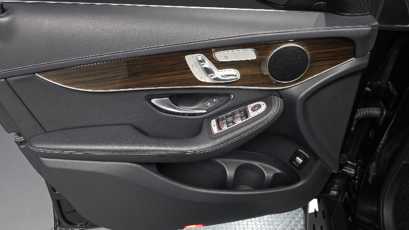 car Mercedes Benz GLC id28683 photo #24