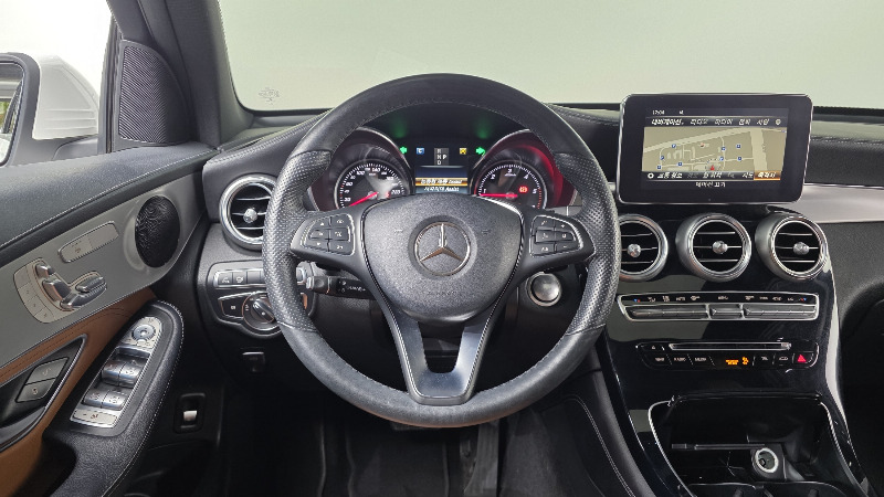 car Mercedes Benz GLC id28701 photo #13