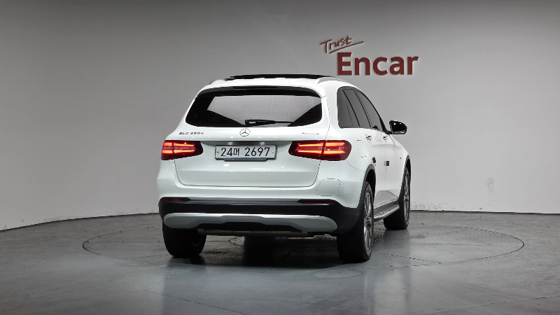 car Mercedes Benz GLC id28772 photo #4
