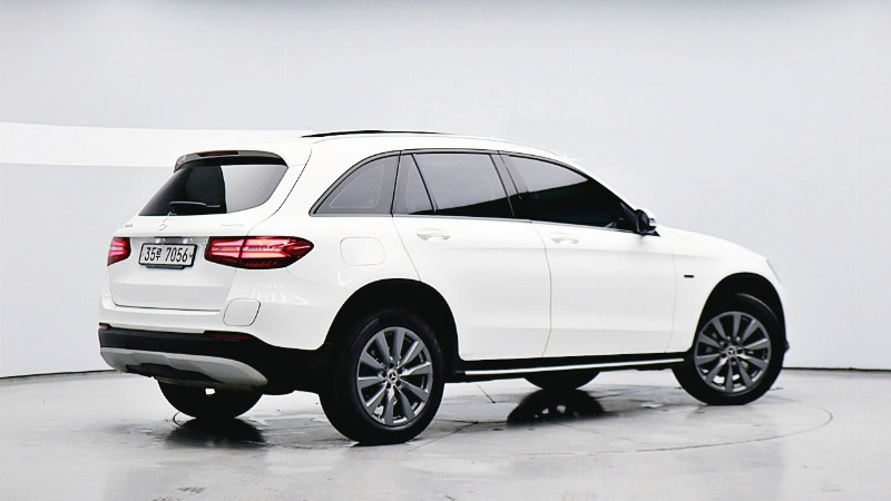 car Mercedes Benz GLC id28775 photo #4