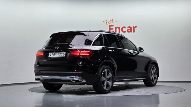 car Mercedes Benz GLC id28832 photo #2