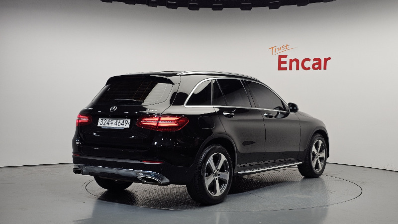 car Mercedes Benz GLC id29319 photo #2