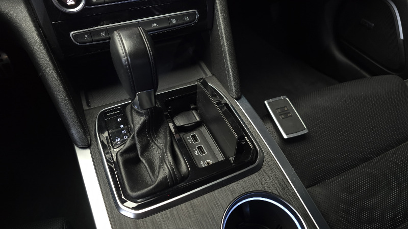 car Renault Samsung SM6 id30324 photo #9