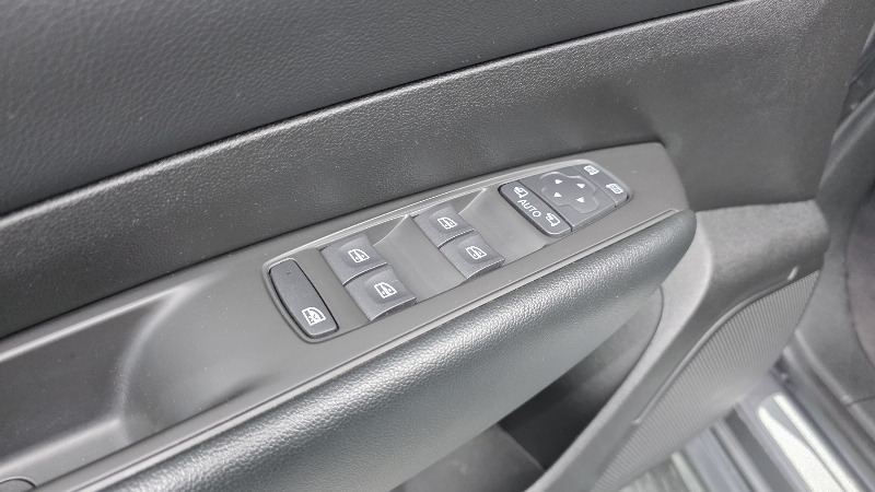 car Renault Samsung SM6 id30327 photo #13