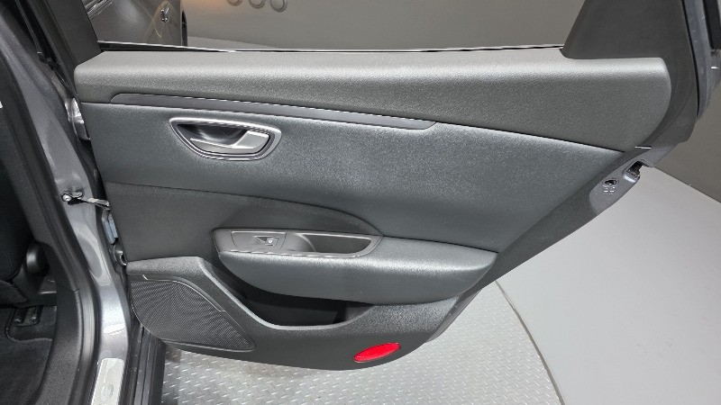 car Renault Samsung SM6 id30327 photo #25