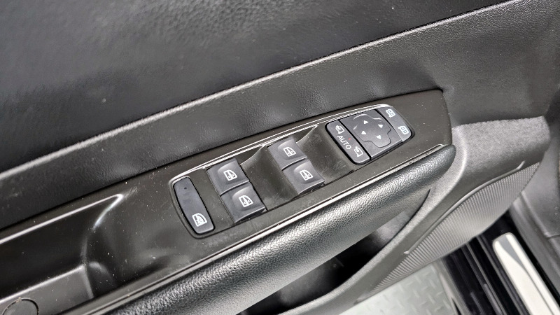 car Renault Samsung SM6 id30331 photo #17