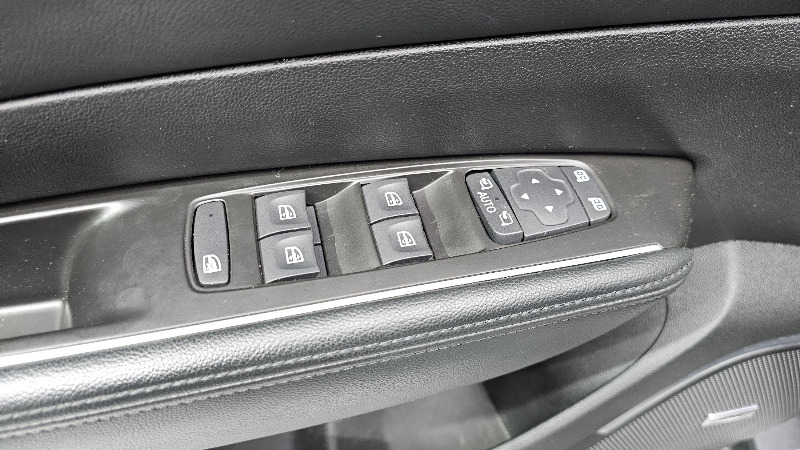 car Renault Samsung SM6 id30362 photo #27
