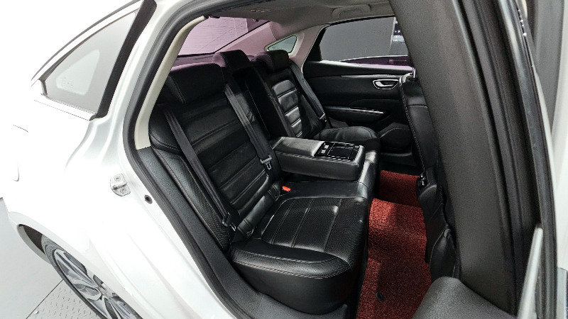 car Renault Samsung SM6 id30396 photo #12