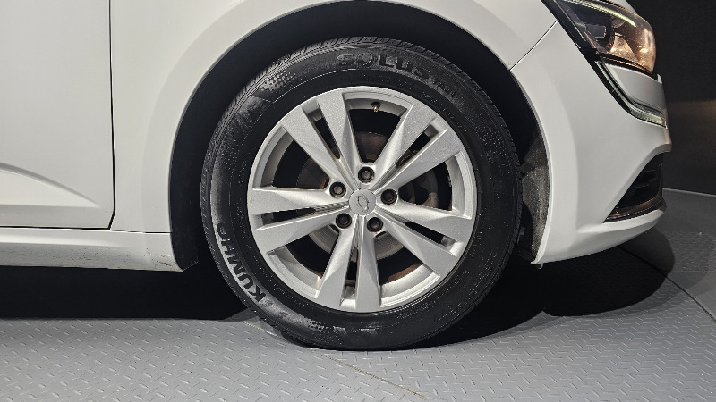 car Renault Samsung SM6 id30489 photo #21