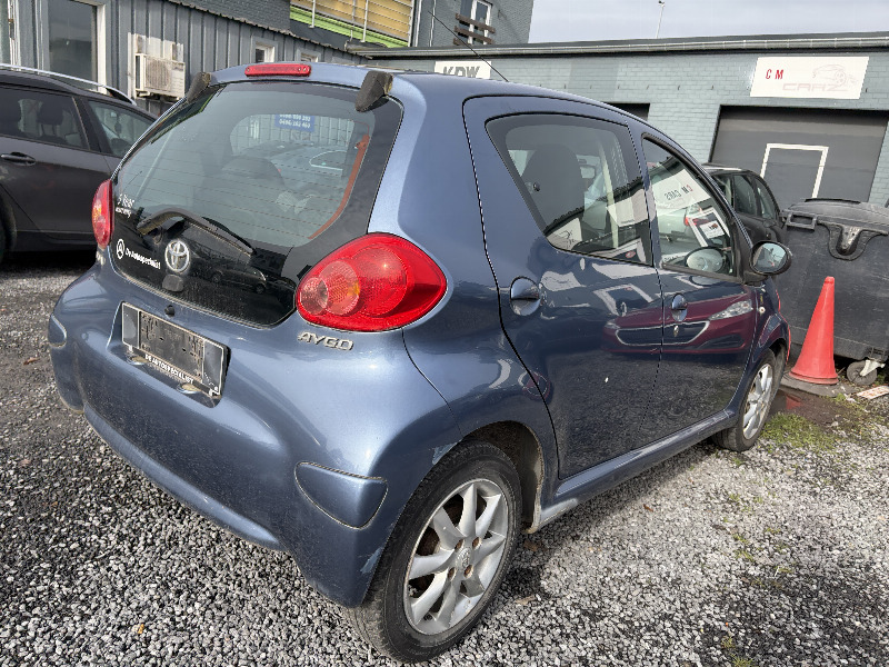 car Toyota Aygo id30618 photo #3